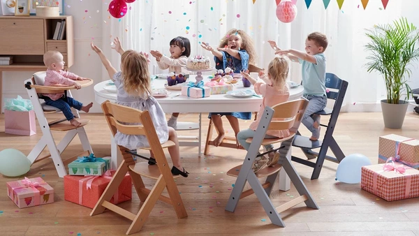 Kinderkraft ENOCK Krzesełko do karmienia drewniane grey