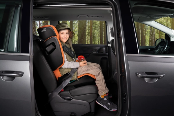 BRITAX ROMER KIDFIX i-Size fotelik samochodowy