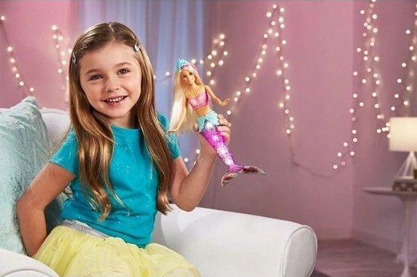 BARBIE magiczna syrenka świecący ogon GFL82 3+
