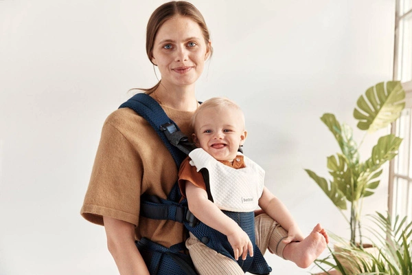 BABYBJORN - śliniaczek do nosidełka Harmony, biały