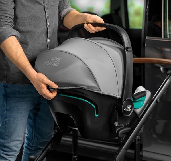 Britax Romer Nosidełko BABY-SAFE iSENSE + baza flex
