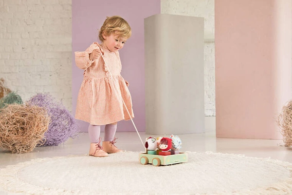 LILLIPUTIENS Drewniany wózek z sorterem do ciągnięcia Wilk Louis 12 m+