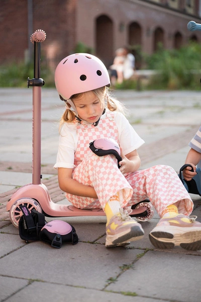 SCOOT AND RIDE HIGHWAYKICK 3S kołowa LED hulajnoga z systemem sterowania Rose