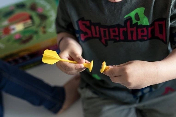 Janod – Magnetyczna gra w rzutki Roboty