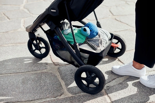 THULE Spring wózek spacerowy spacerówka + zestaw kolorystyczny Midnight Black + pałąk