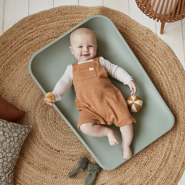 LEANDER - mata do przewijania MATTY™, sage green