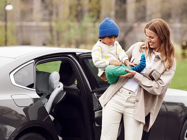 BeSafe Fotelik BeSafe iZi Twist M i-Size obrotowy aplikacja