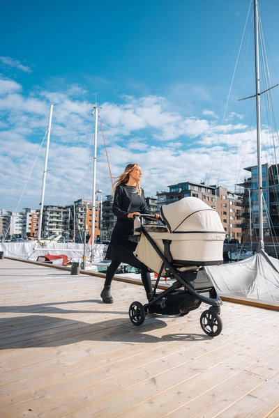 Wózek spacerowy Thule Spring 2 - Black/Soft Beige