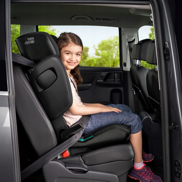 BRITAX ROMER KIDFIX M i-Size fotelik samochodowy