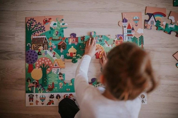 Janod - Puzzle obserwacyjne w walizce Baśnie 24 elementy 3+