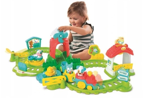 CLEMENTONI Pociąg Farmera Interaktywny tor farma