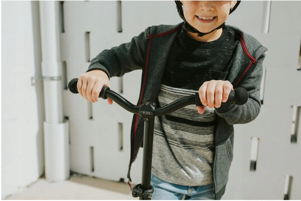 MAXI MICRO DELUXE PRO hulajnoga trójkołowa 50kg