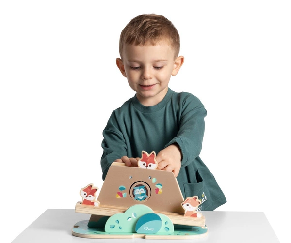 CHICCO DREWNIANA KRYJÓWKA LISÓW kolorowa zabawka z figurkami do układania