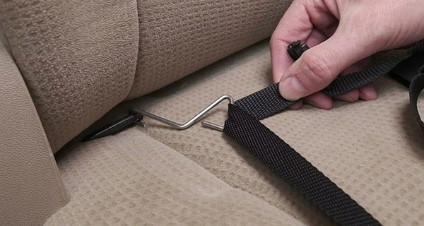 Okiday podnóżek do fotelika samochodowego z regulacją wysokości stopki czarny