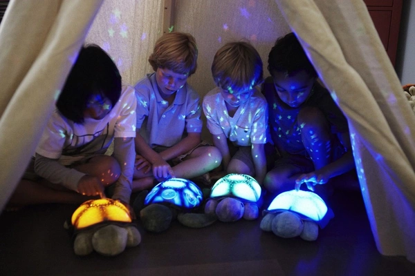 CLOUD B Lampka nocna projektor konstelacje żółw