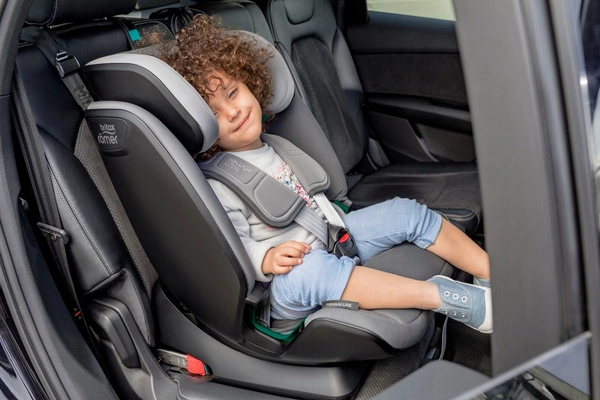 BRITAX ROMER ADVANSAFIX M i-Size fotelik 9-36kg