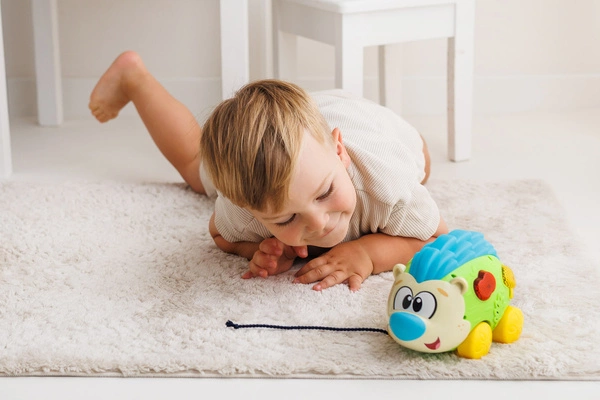 Dumel odjazdowy jeżyk Interaktywna Zabawka Mówi po Polsku Melodie Piosenki