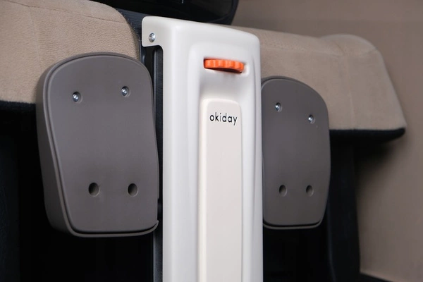 Okiday podnóżek do fotelika samochodowego z regulacją wysokości stopki czarny