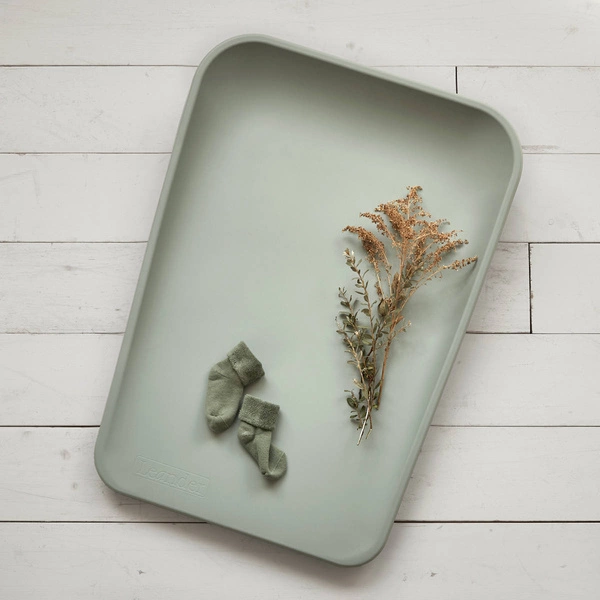 LEANDER - mata do przewijania MATTY™, sage green