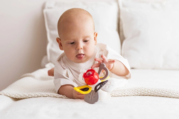 Dumel Terkoczący Ogród Kontrastowy Gryzak Grzechotka Dla Dzieci przyssawka