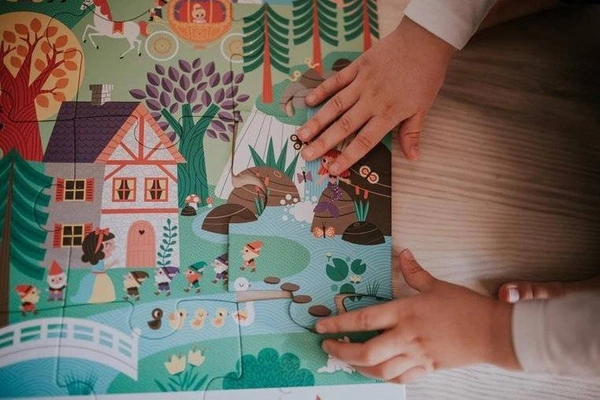 Janod - Puzzle obserwacyjne w walizce Baśnie 24 elementy 3+