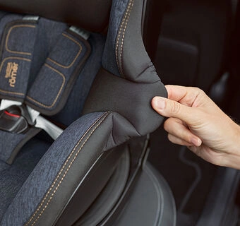 BRITAX ROMER Dualfix M i-size Wine Rose obrotowy fotelik 61-105cm