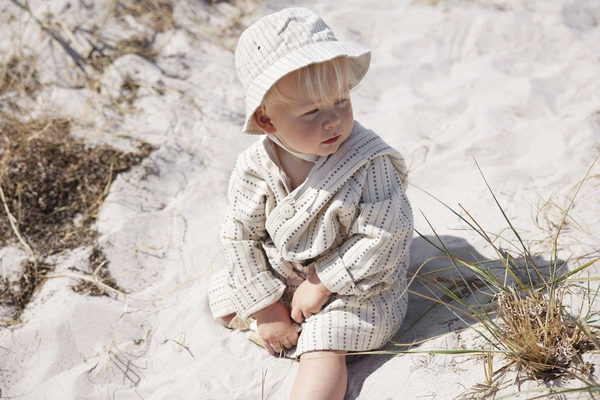 Elodie Details - Dwustronny kapelusz Bucket Hat - Pinstripe - 6-12 m-cy