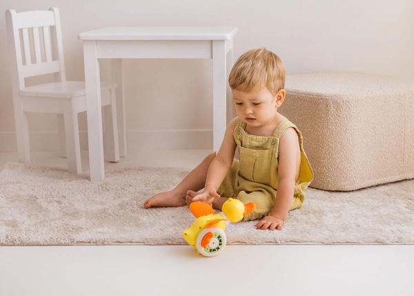 PĘDZĄCA KACZKA DUMEL DISCOVERY zabawka dla dzieci muzyka świecące kółka