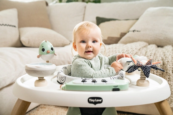 Tiny Love Centrum aktywności 5w1 Stoliczek Pianino Stół & krzesełko Decor