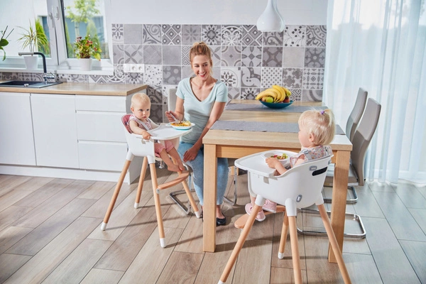 Baby Tiger Krzesełko do karmienia drewniane TINI Grey