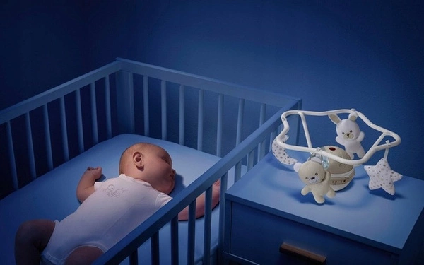 CHICCO GRAJĄCA karuzela do łóżeczka POZYTYWKA RAINBOW 3W1