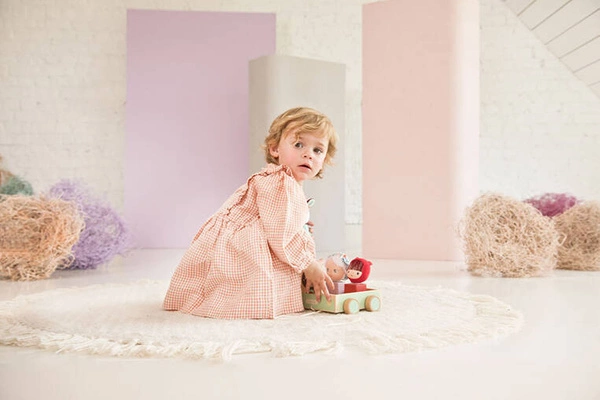 LILLIPUTIENS Drewniany wózek z sorterem do ciągnięcia Wilk Louis 12 m+