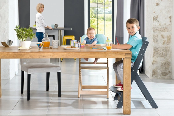 Bebe Confort TIMBA KRZESEŁKO DO KARMIENIA DREWNIANE Deep Black z wkładką Geometric