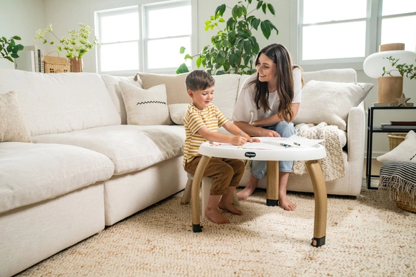 Tiny Love Centrum aktywności 5w1 Stoliczek Pianino Stół & krzesełko Decor