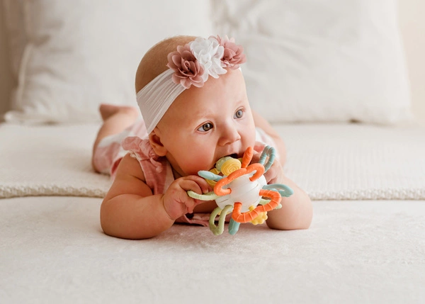 TULIFUN TERKOTEK PASTELOWY sensoryczna gryzak dla dzieci kolorowy 3M+