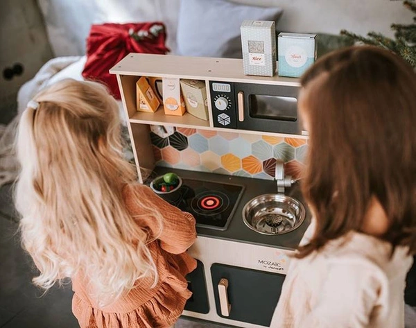 Janod - Duża drewniana kuchnia z dźwiękiem, światłem LED i 6 akcesoriami Mozaika 3-8 lat