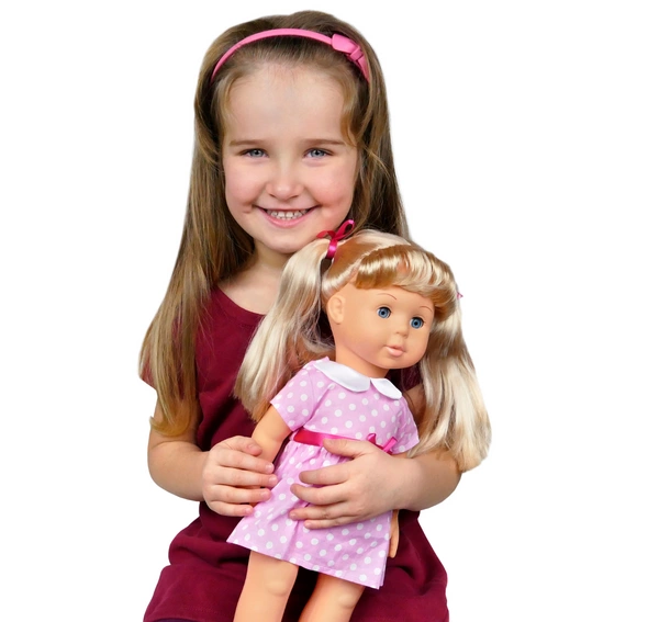 Natalia ze smartfonem lalka chodząca chodzi śpiewa