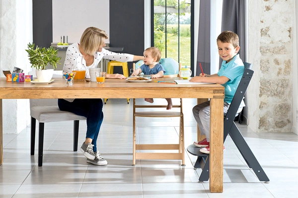 Bebe Confort TIMBA KRZESEŁKO DO KARMIENIA DREWNIANE Deep Black z wkładką Geometric