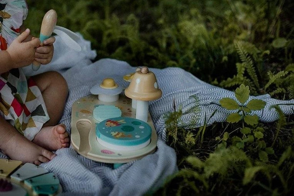 Janod - Drewniany muzyczny ministolik Pure