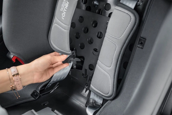 BRITAX ROMER ADVANSAFIX M i-Size fotelik 9-36kg