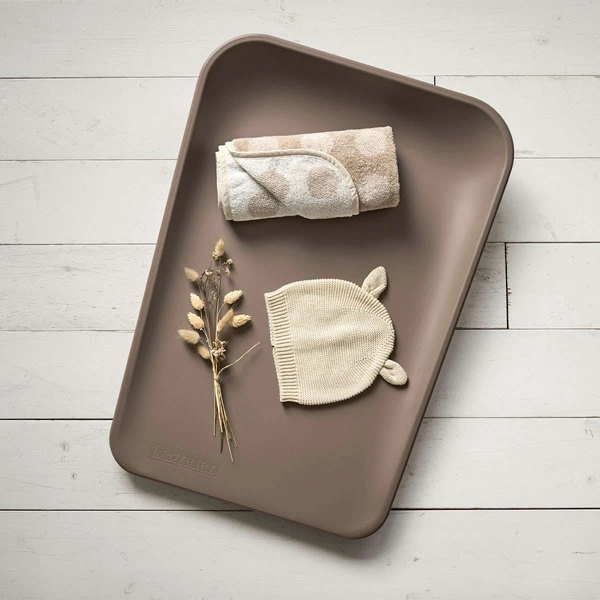 LEANDER - mata do przewijania MATTY™, mocca