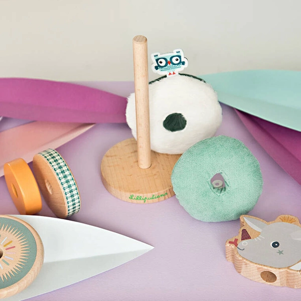 LILLIPUTIENS Drewniana układanka piramida z miękkimi elementami Smok Joe 12 m+