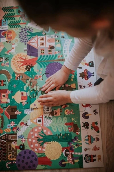 Janod - Puzzle obserwacyjne w walizce Baśnie 24 elementy 3+
